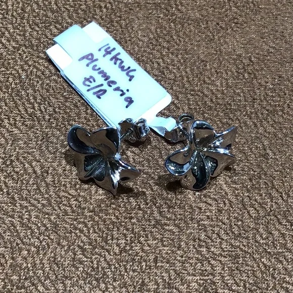 14k White Gold Plumeria Earrings